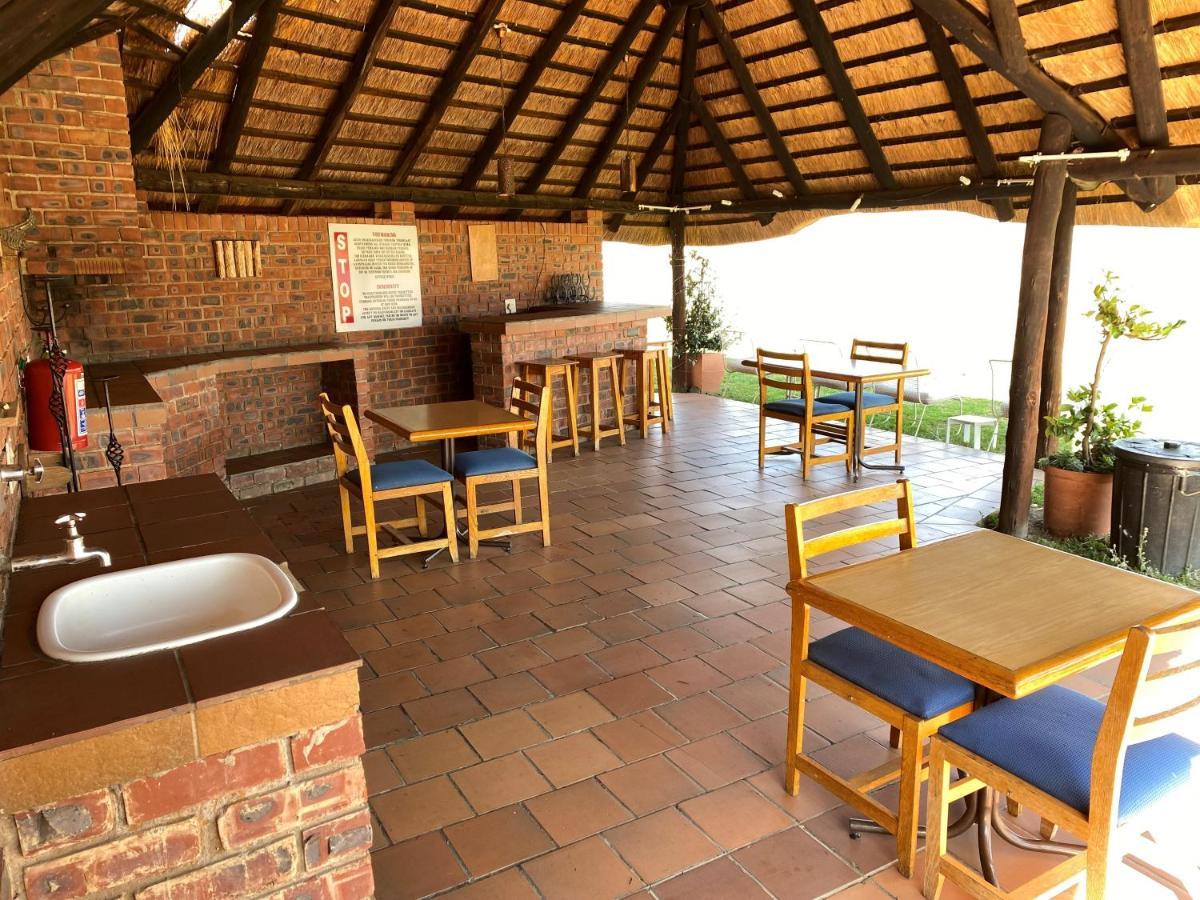 Graceland Self-Catering Cottages วินเทอร์ตัน ภายนอก รูปภาพ