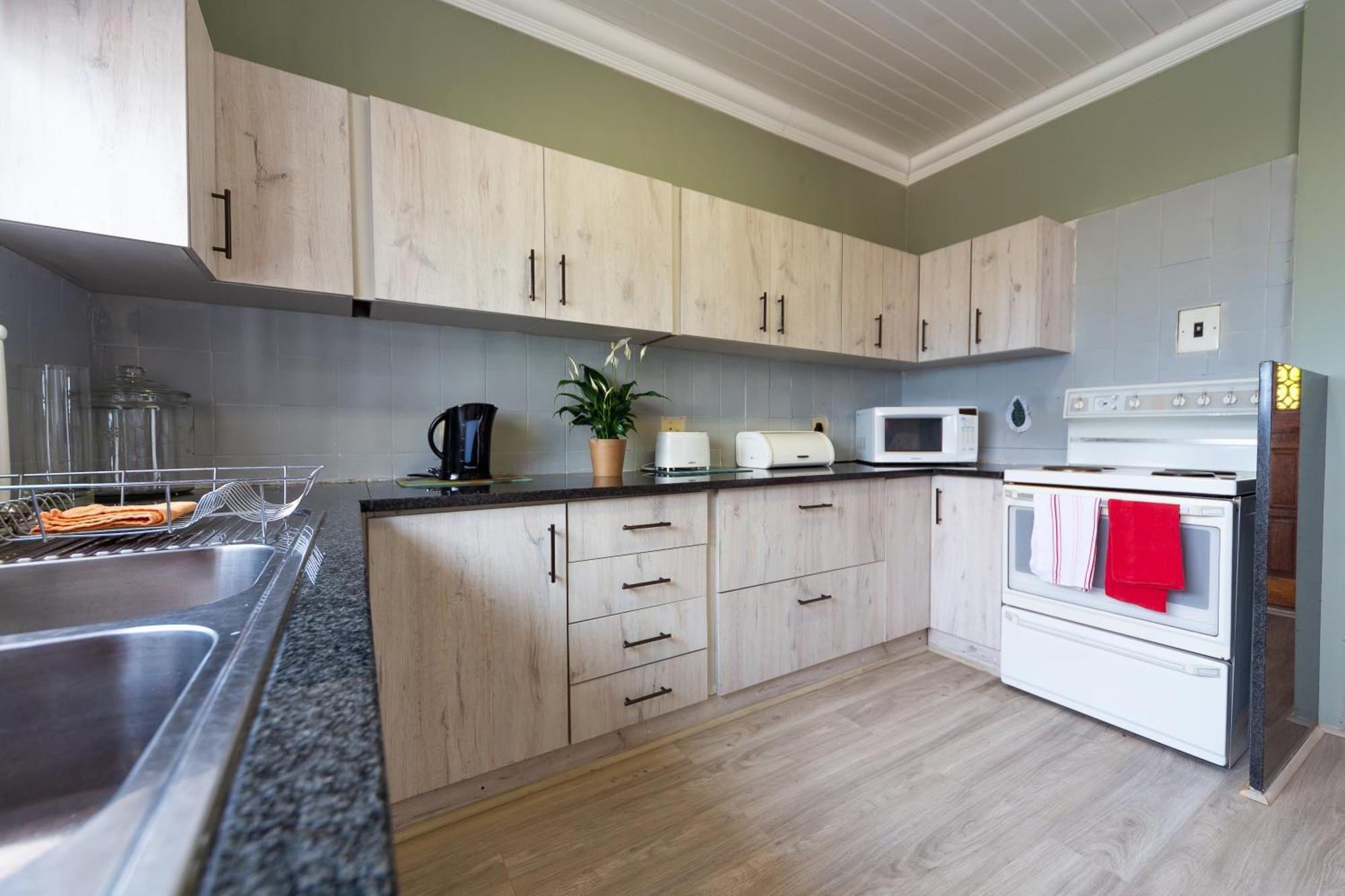 Graceland Self-Catering Cottages วินเทอร์ตัน ภายนอก รูปภาพ